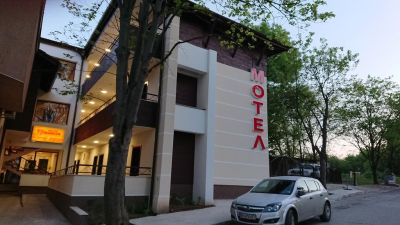 Хотелска част - комплекс приятели - Приятели - Плевен